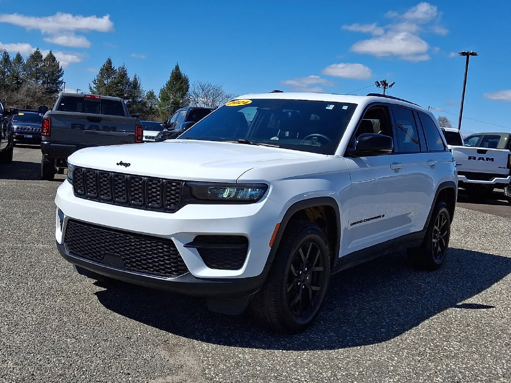 Certified Used 2024 Bright White Clearcoat Jeep Altitude X image 5