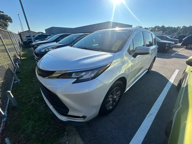 Used 2023 Beige Toyota XLE image 3