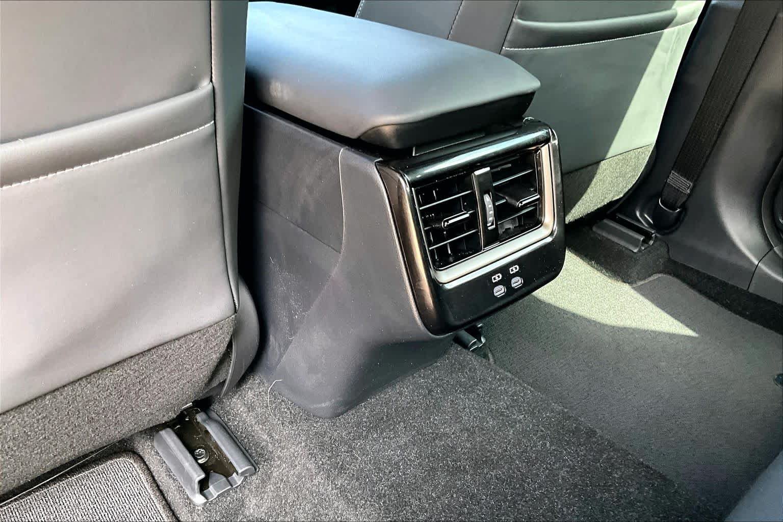 Used 2025 Bronze Age Toyota Platinum image 34