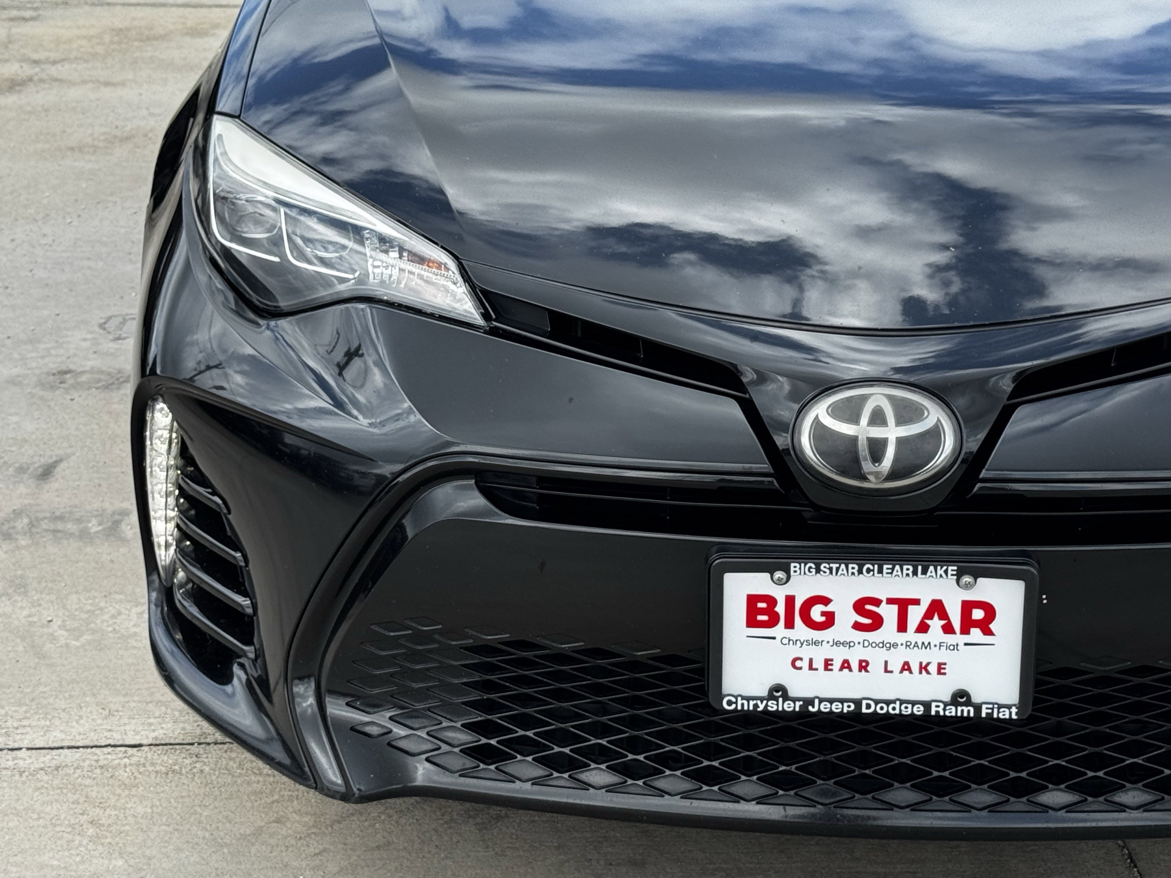 Used 2019 Black Sand Pearl Toyota L image 5