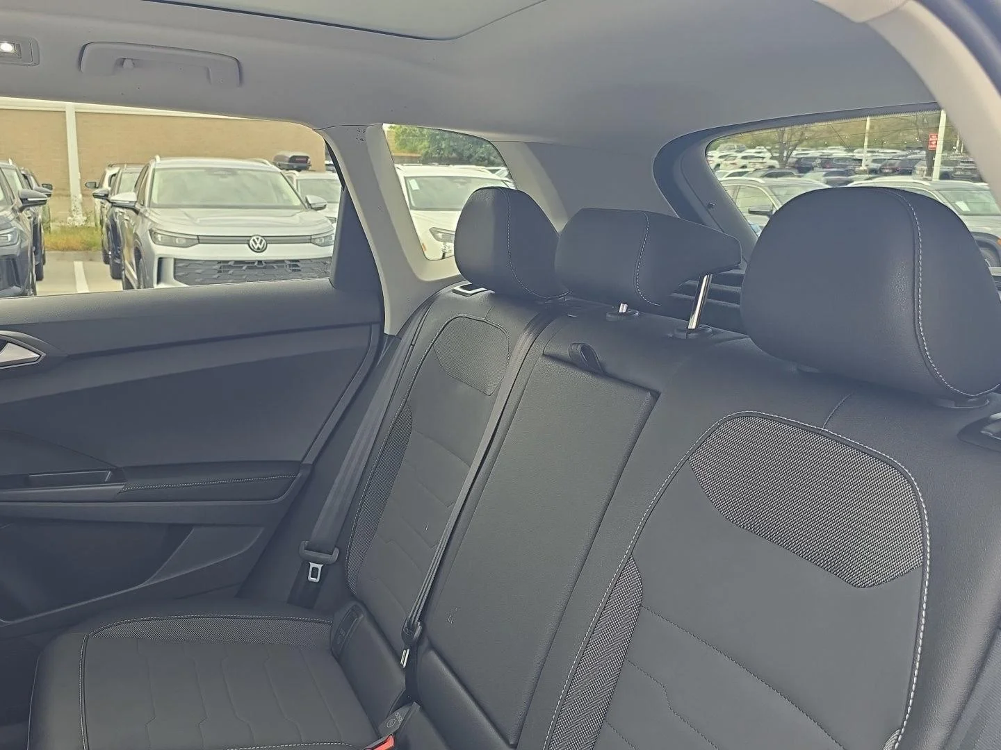 Certified Used 2025 WHITE Volkswagen SE Black image 7