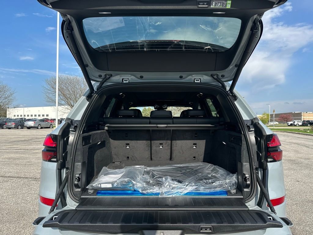 New 2026 Brooklyn Grey Metallic BMW xDrive50e image 22