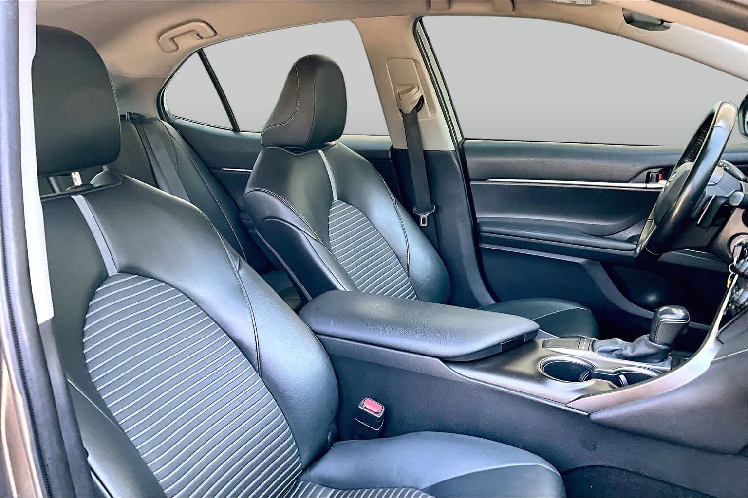 Used 2022 PREDAWN GRAY MICA Toyota SE Nightshade image 9