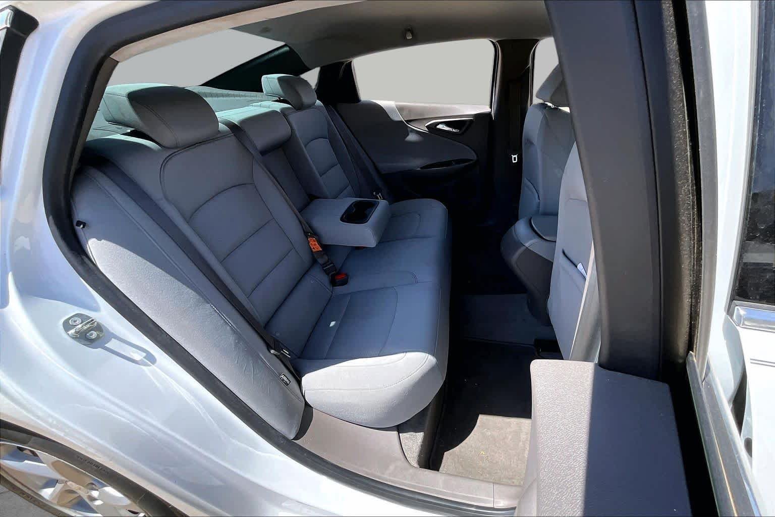 Used 2016 Summit White Chevrolet LS image 18