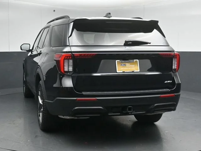 Certified Used 2025 Agate Black Metallic Ford ST-Line image 6