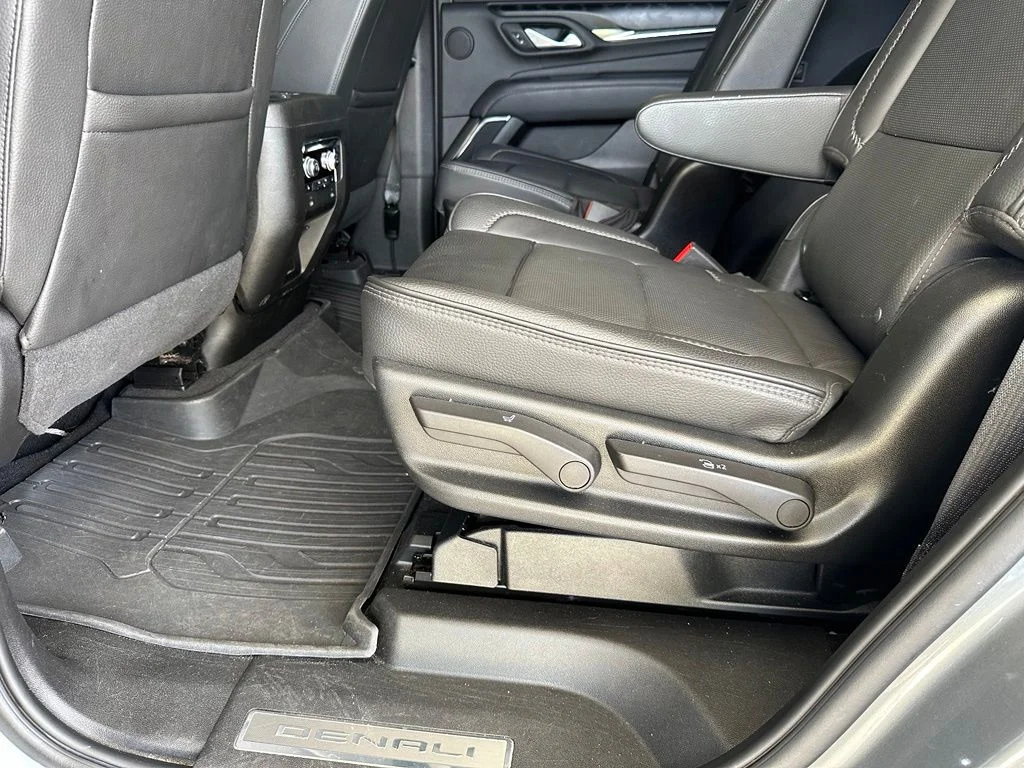 Used 2023 Silver GMC Denali image 32
