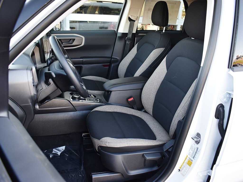 2025 Ford Bronco Sport Big Bend photo 2