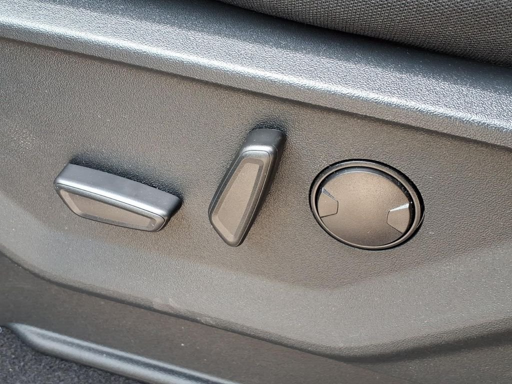 New 2026 Agate Black Metallic Ford XLT image 16