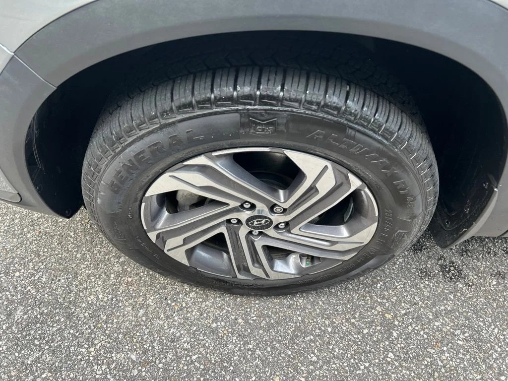 Used 2023 Silver Hyundai SEL image 12