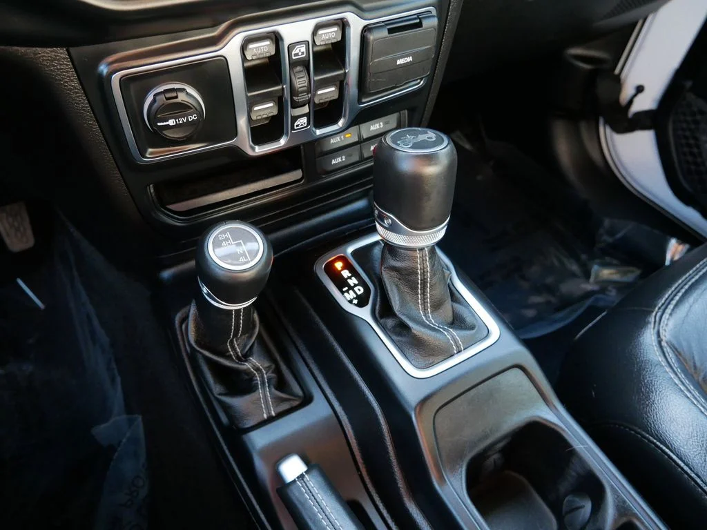 Certified Used 2018 White Jeep Unlimited Sahara image 27