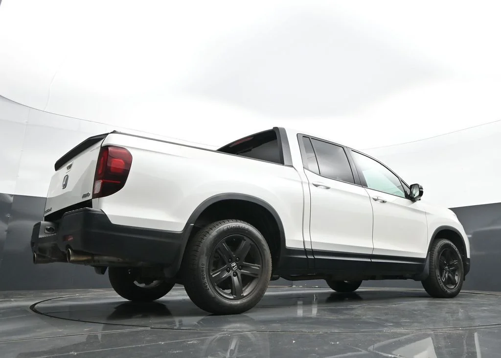 Used 2023 Platinum White Pearl Honda Black Edition image 36