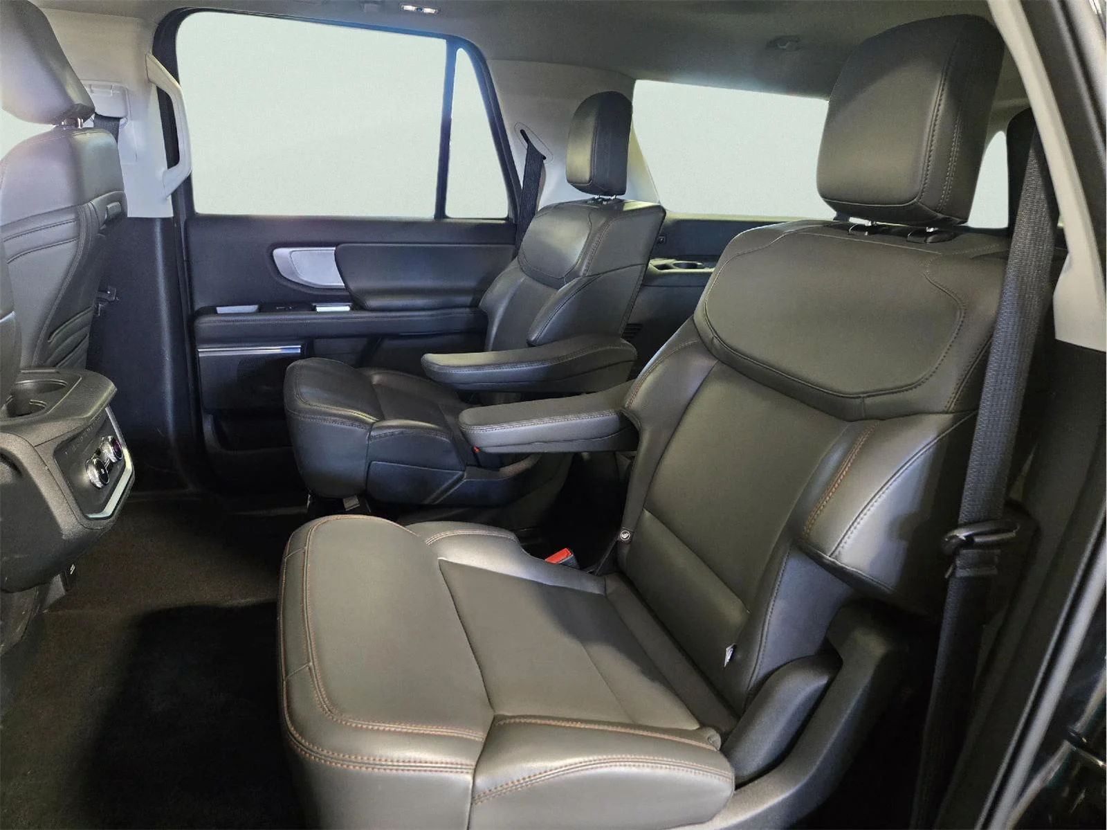 Used 2025 Agate Black Ford Active image 39