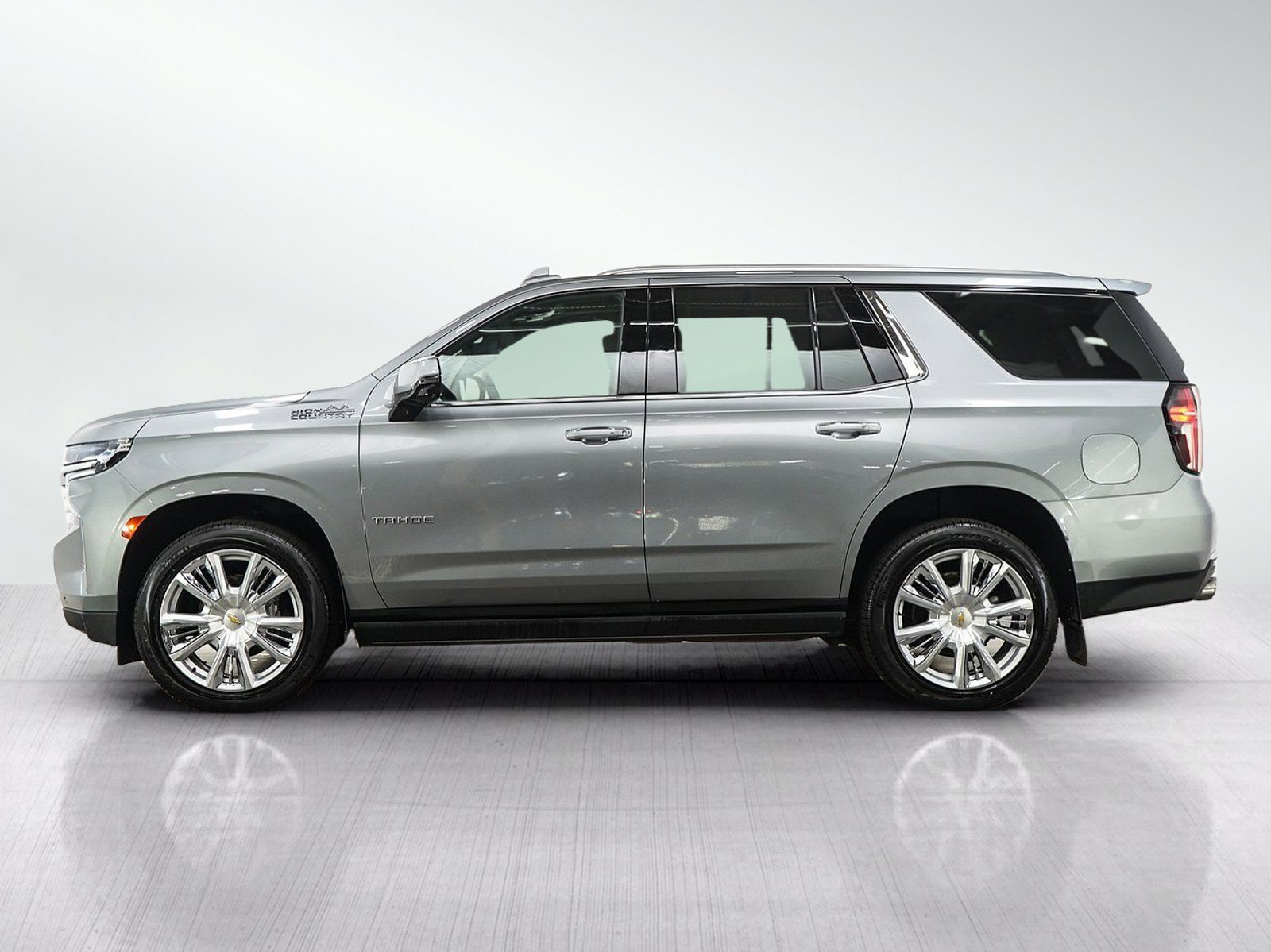 Used 2023 Chevrolet Tahoe High Country with VIN 1GNSKTKL5PR267238 for sale in Minneapolis, Minnesota