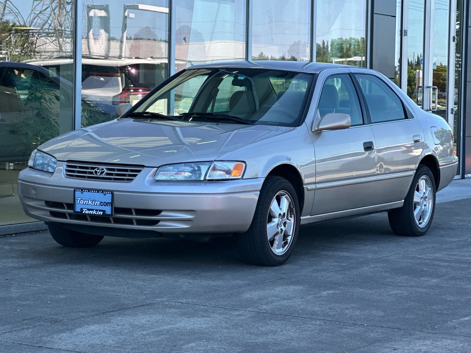 Used 1999 Tan Toyota CE image 7