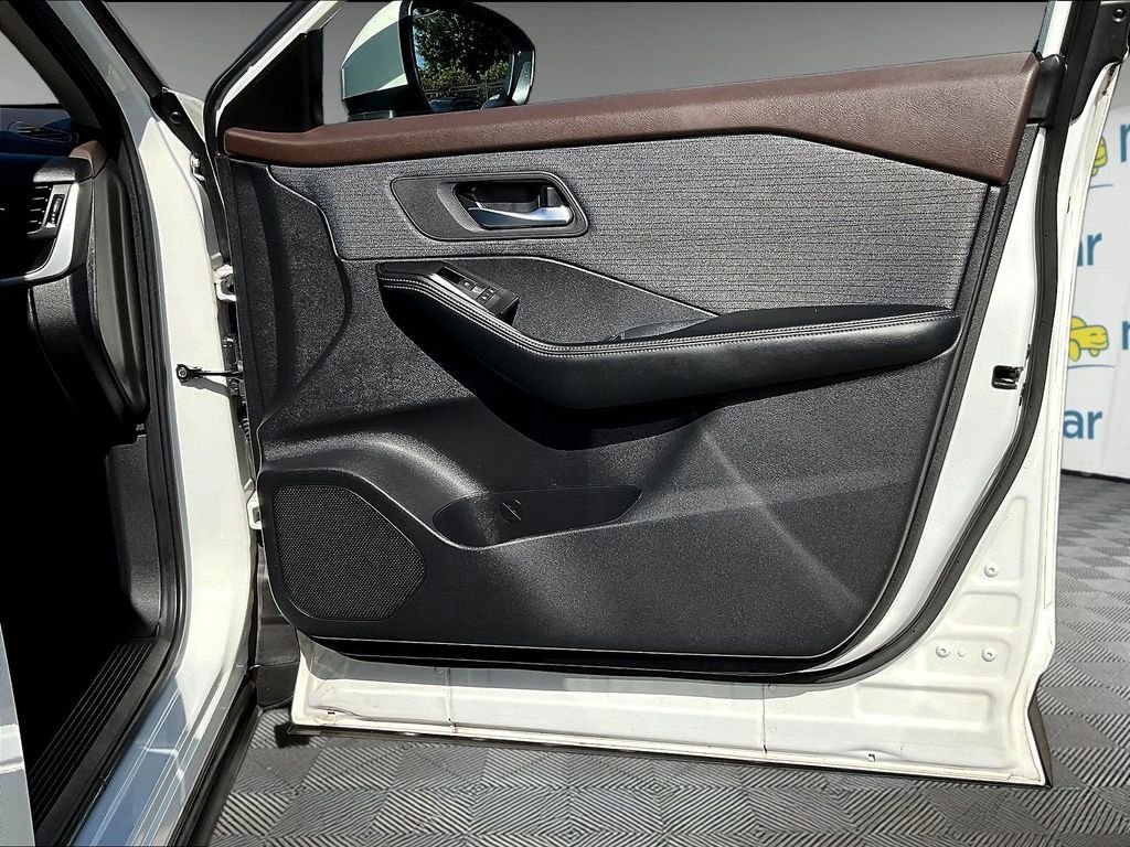 Used 2023 White Nissan SV image 12