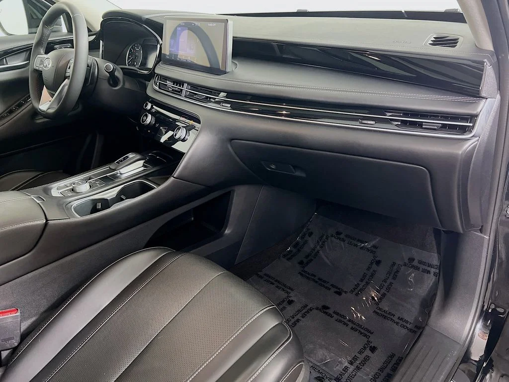 Used 2023 Black INFINITI PURE image 30