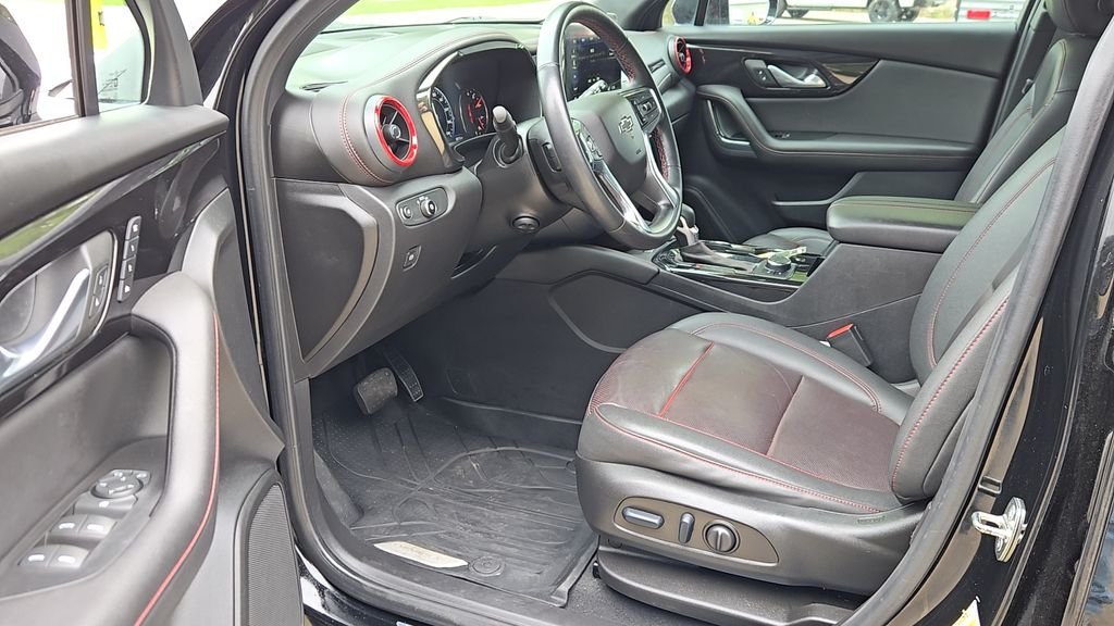 Used 2023 Black Chevrolet RS image 6