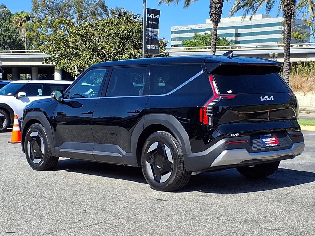 New 2026 Ebony Black Kia Light Long Range RWD image 4