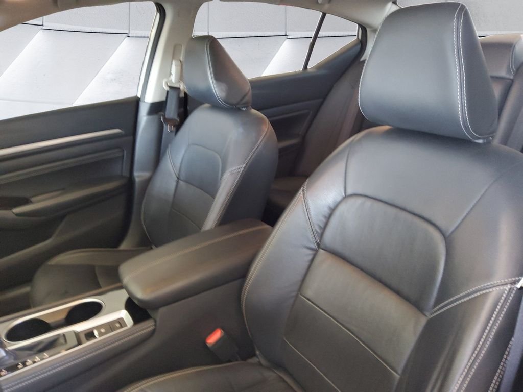 Used 2022 Silver Nissan 2.5 SL image 8