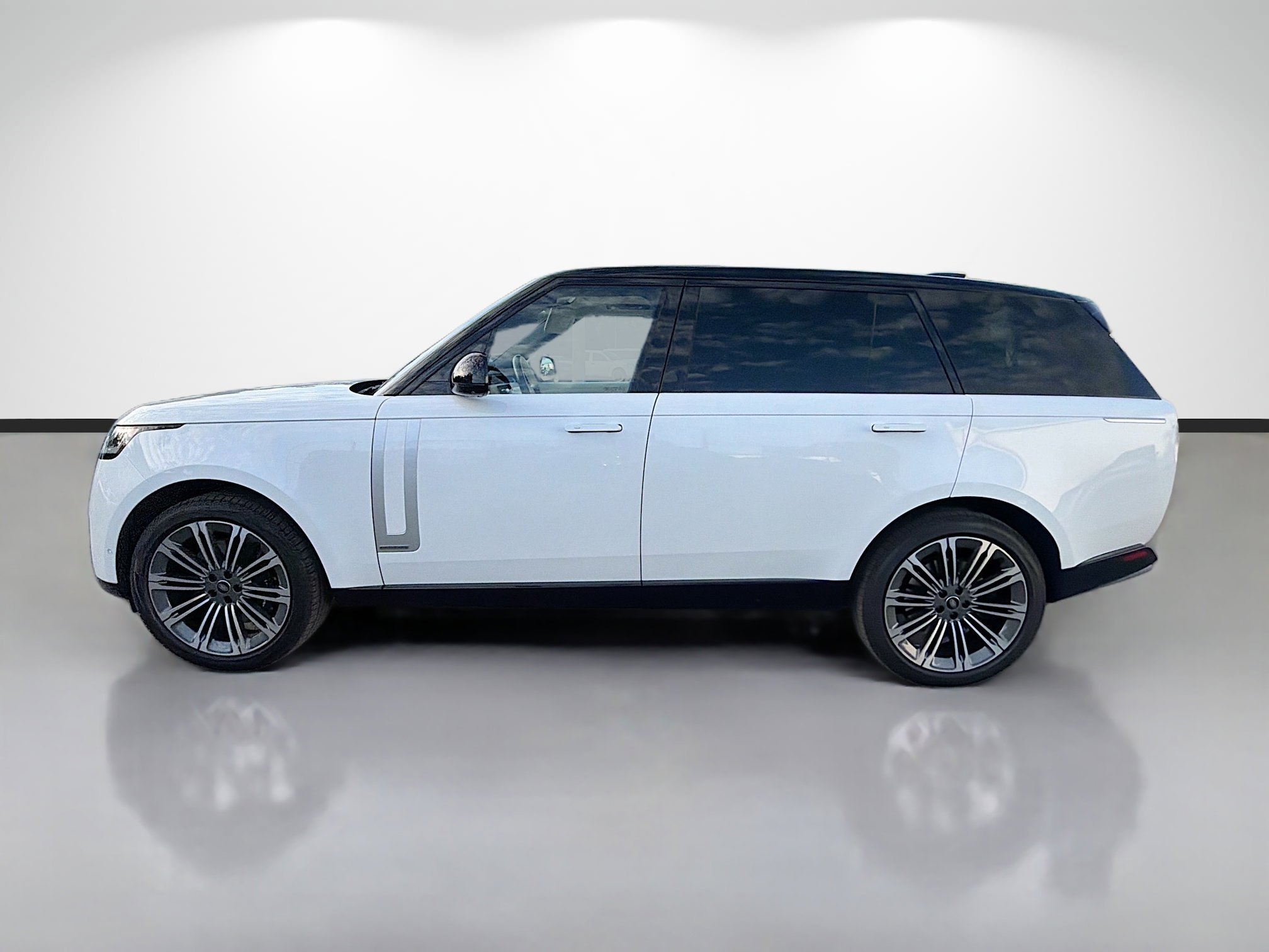 Certified Used 2023 White Land Rover Autobiography image 2