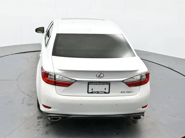 Used 2016 Eminent White Pea Lexus 4DR SDN image 22