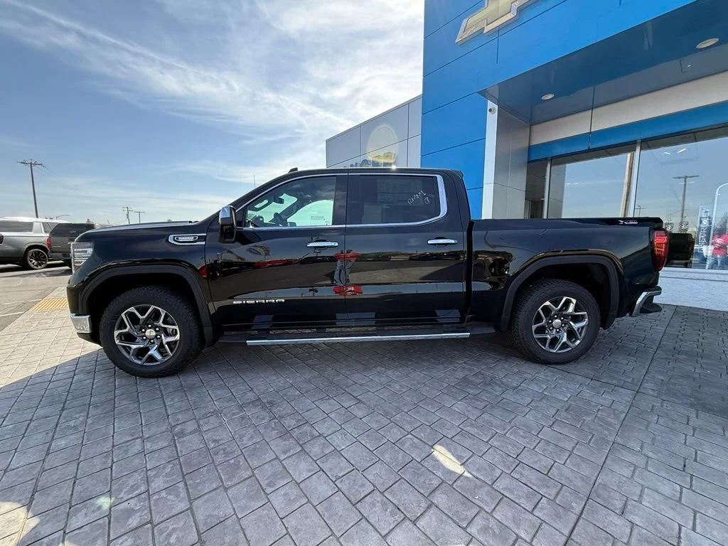 New 2026 Onyx Black GMC SLT image 7