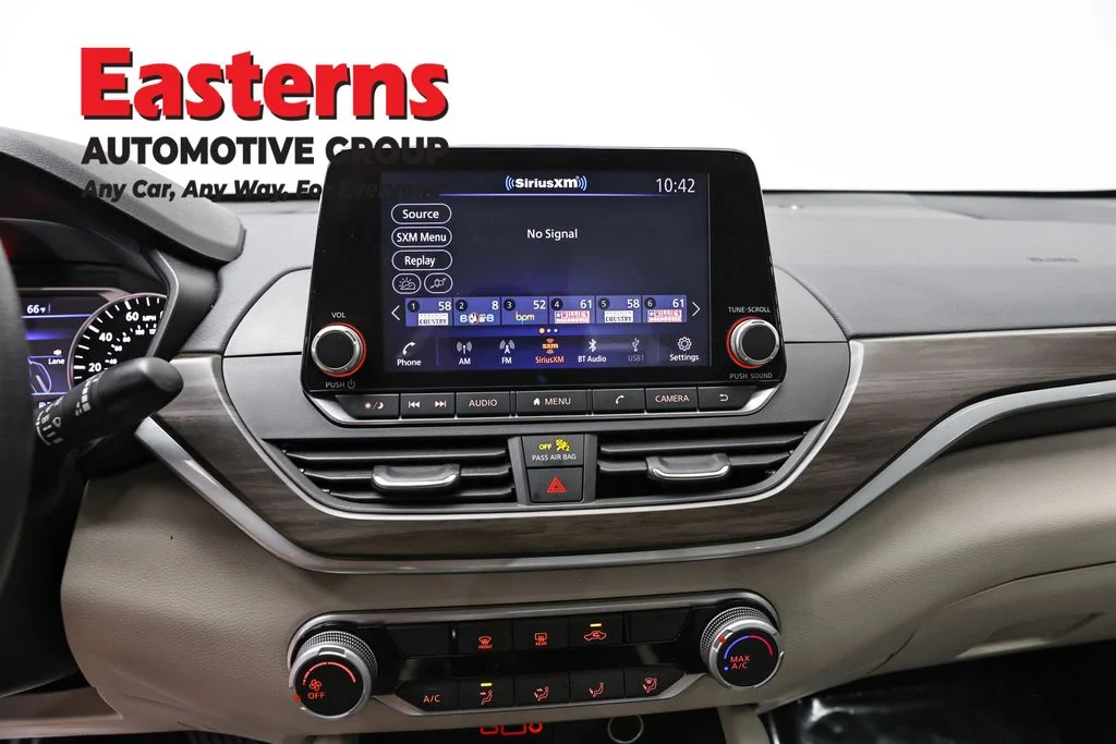 Used 2025 Blue Nissan 2.5 SV image 11