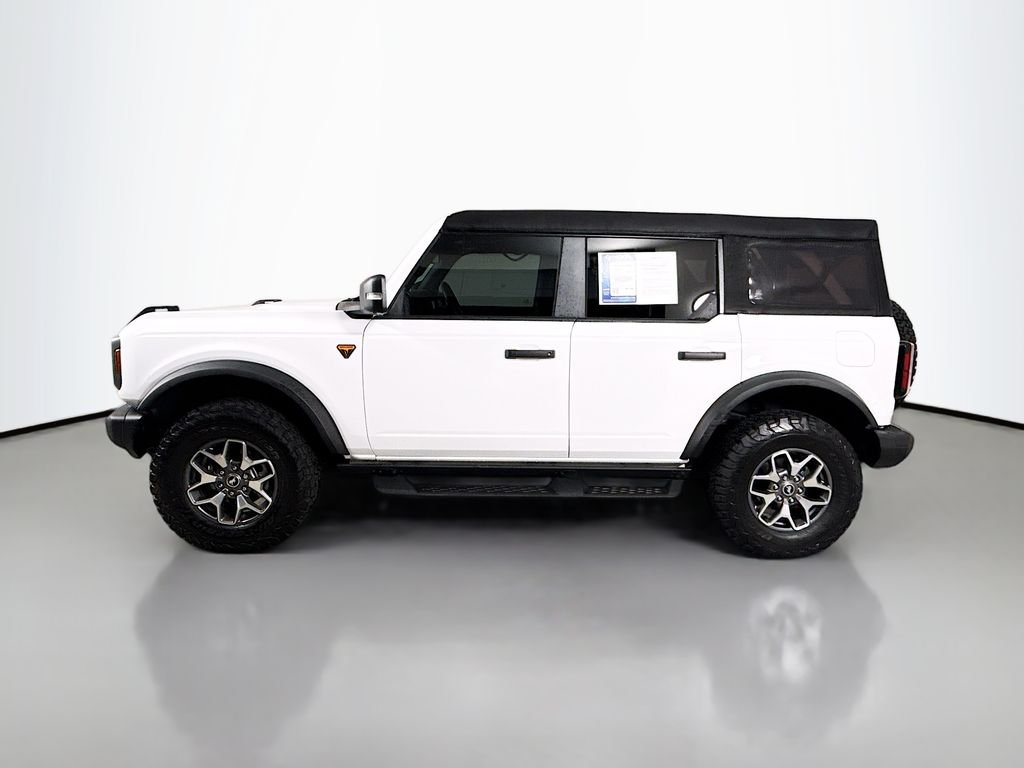 Used 2025 Oxford White Ford Badlands image 8