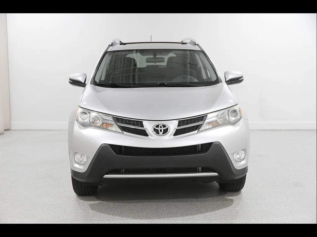 Used 2013 Toyota RAV4 XLE with VIN JTMRFREV1D5008227 for sale in Willoughby Hills, OH