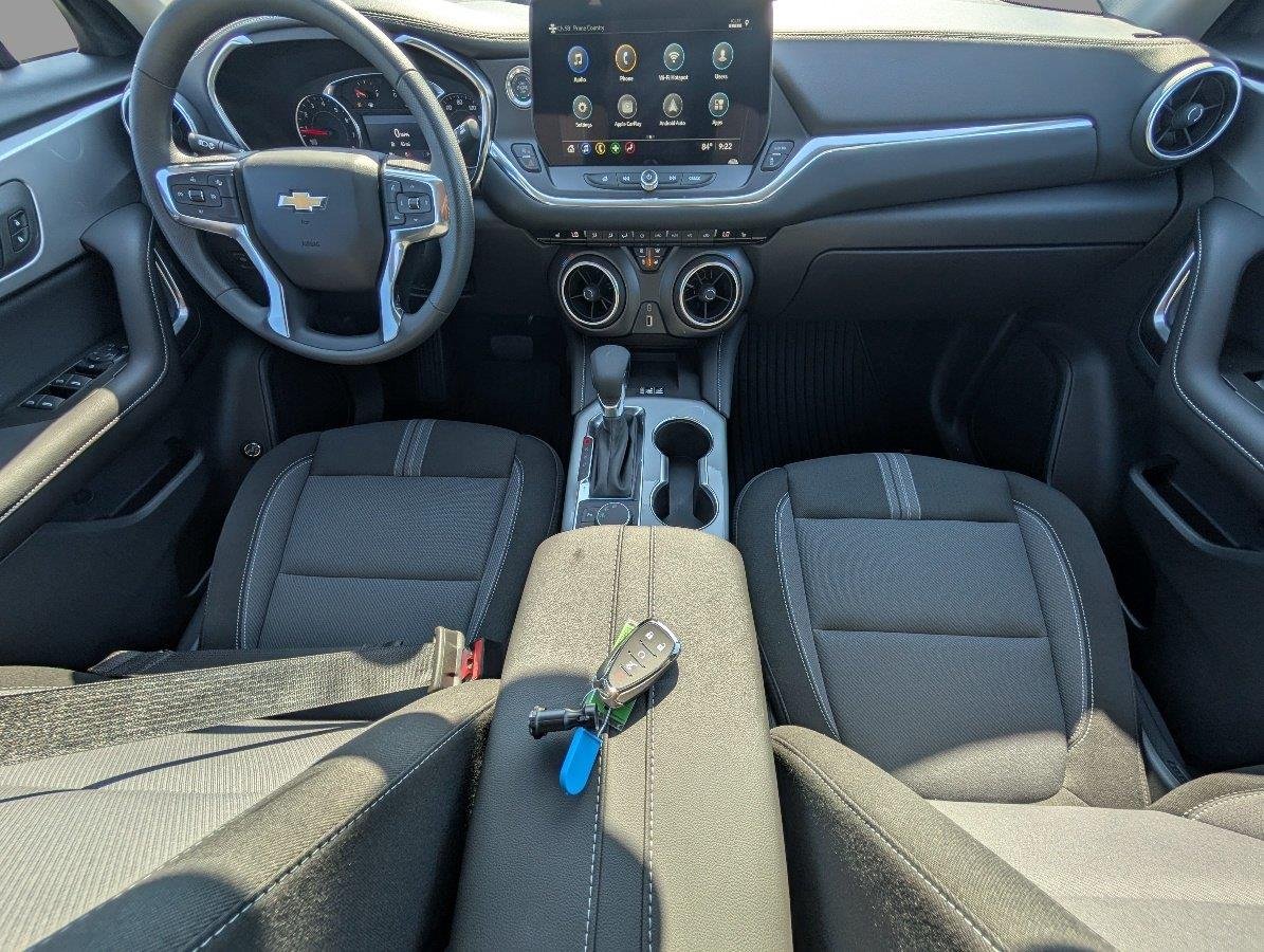 New 2026 Summit White Chevrolet 2LT image 32