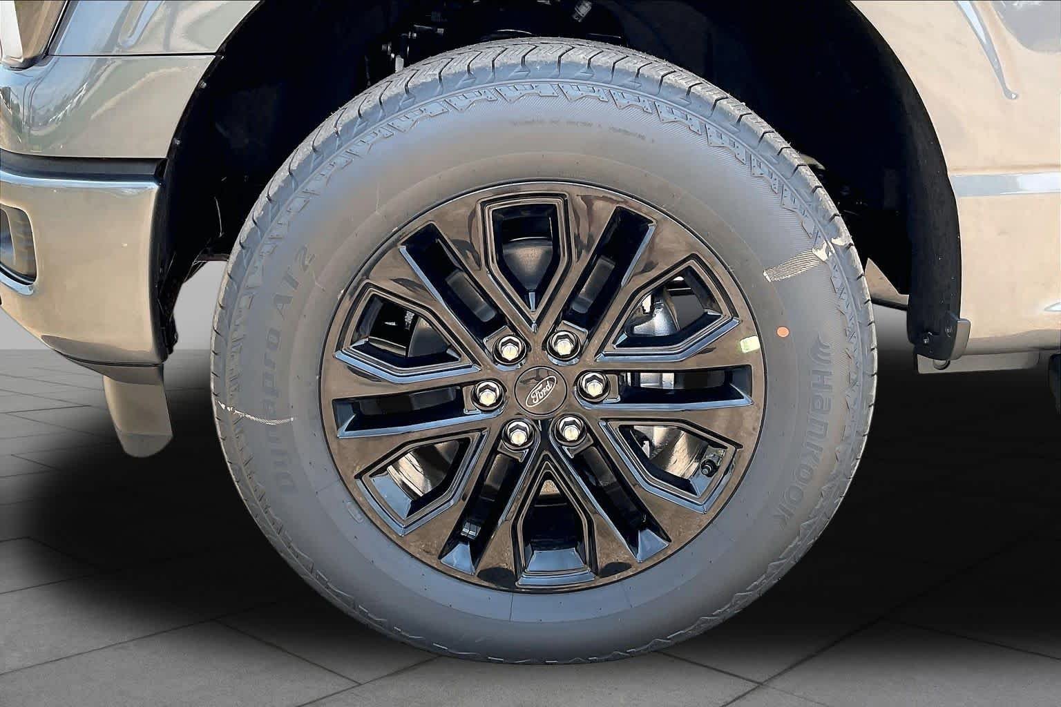 New 2026 Carbonized Gray Metallic Ford Lariat® image 11