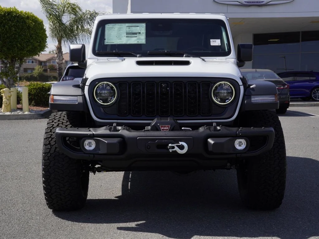 New 2026 Bright White Clear-Coat Exterior Paint Jeep Moab 392 image 8