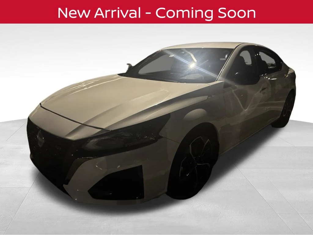 2023 Nissan Altima SR - Photo 2