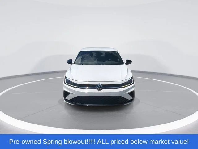 Used 2025 White Volkswagen 1.5T Sport image 3