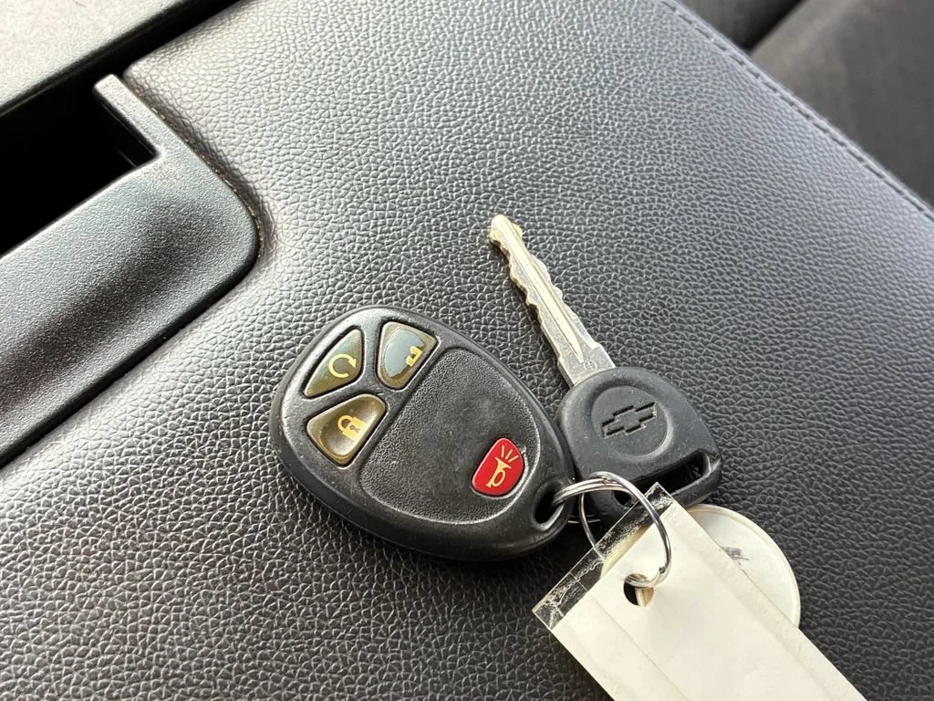 Used 2011 STEEL GREEN METALLIC Chevrolet LT image 36