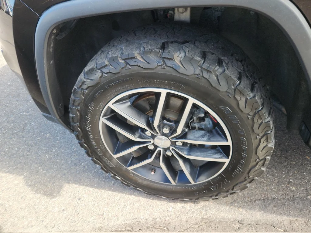 Used 2017 Black Jeep Trailhawk image 17