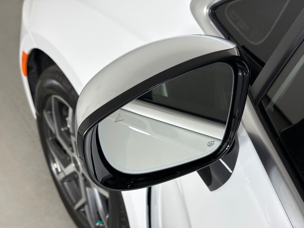New 2027 Bright White Clear-Coat Exterior Paint Chrysler Pinnacle image 14