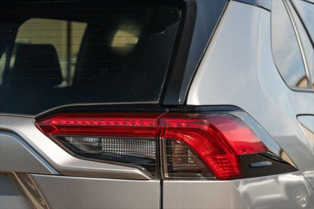 Certified Used 2023 SILVER SKY METALLIC Toyota  image 8