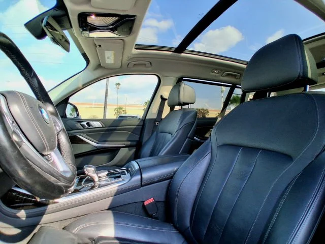 Used 2019 Gray BMW xDrive40i image 11