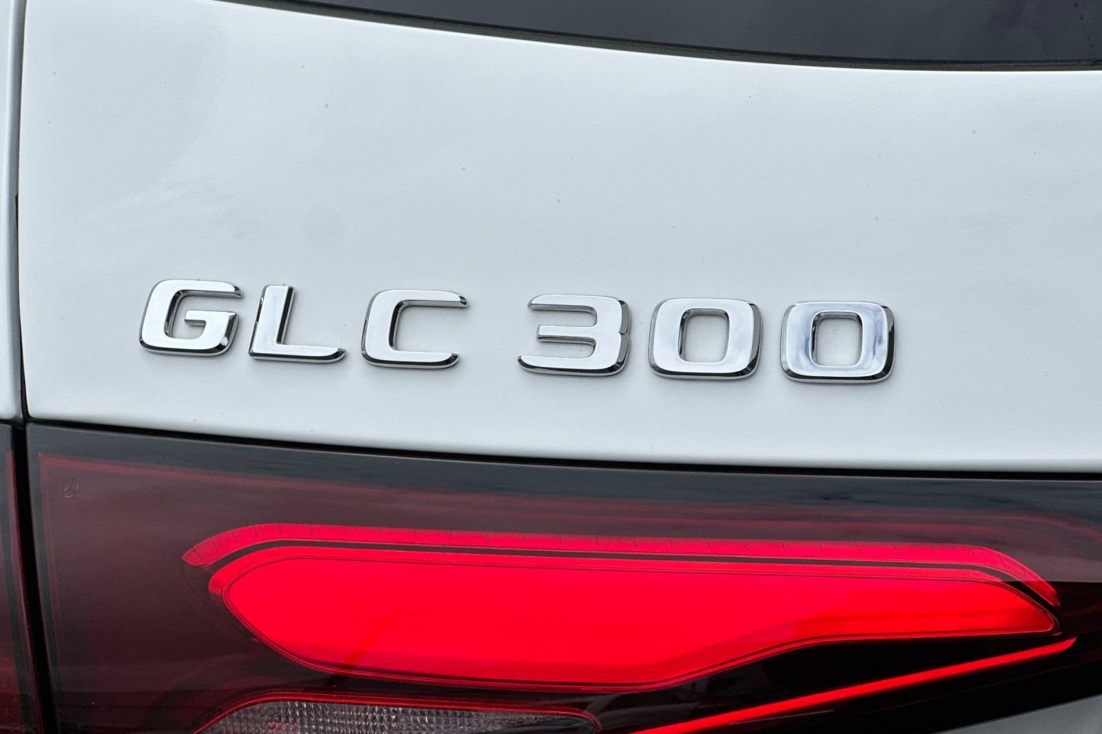 Certified Used 2026 White Mercedes-Benz GLC 300 image 27