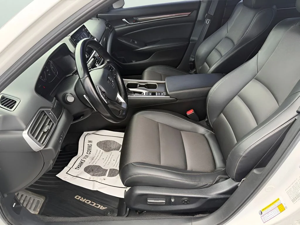Used 2021  Honda Sport image 17
