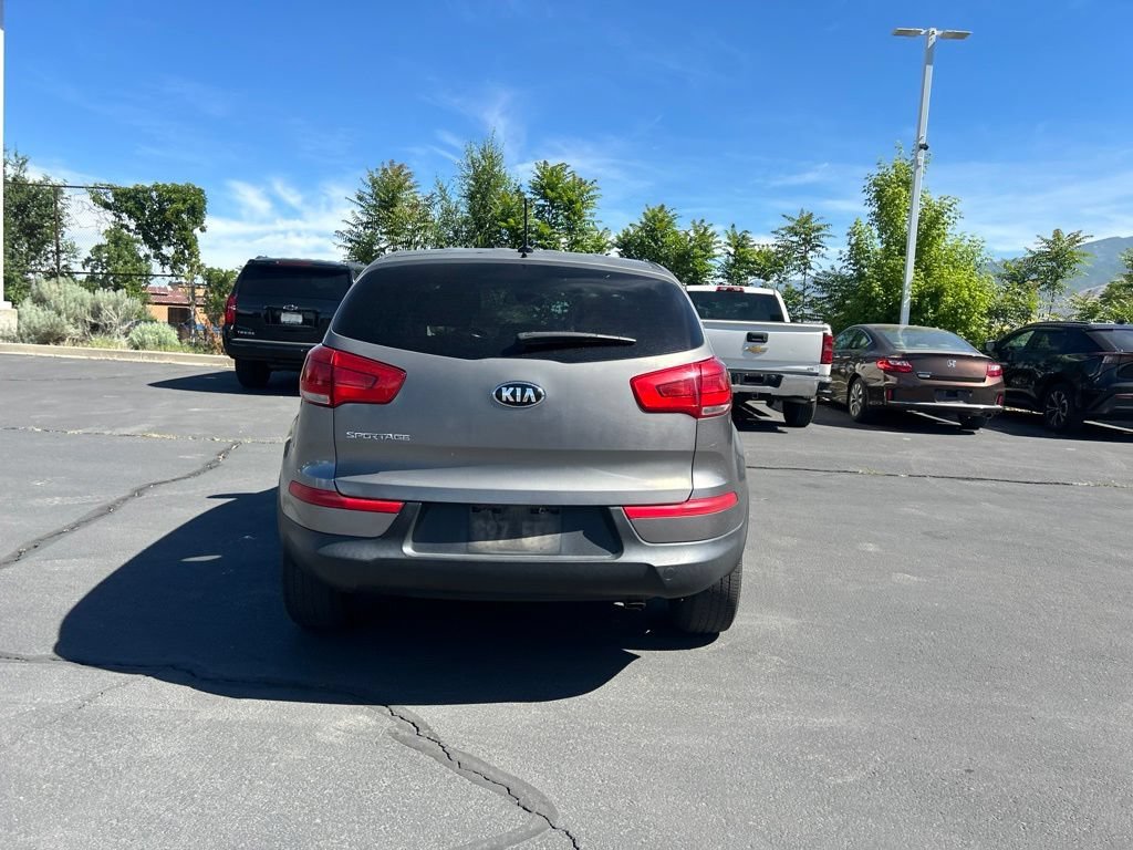 Used 2016 Mineral Silver Kia LX image 5