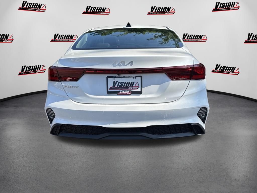 Used 2023 White Kia LXS image 6