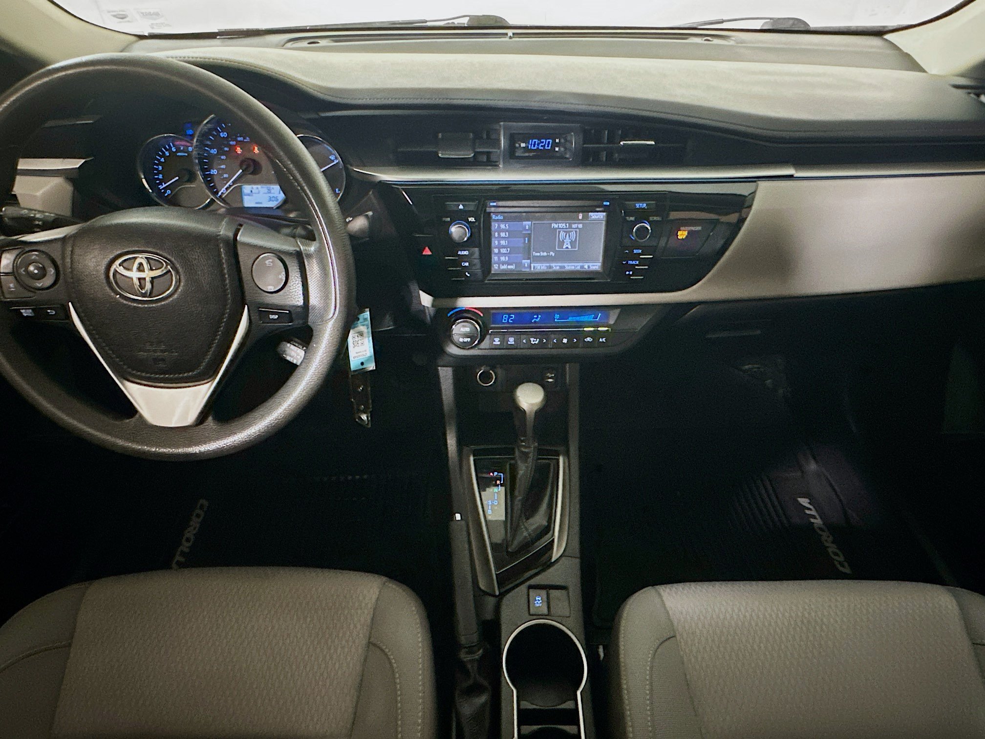 Used 2014 Classic Silver Metallic Toyota LE image 26