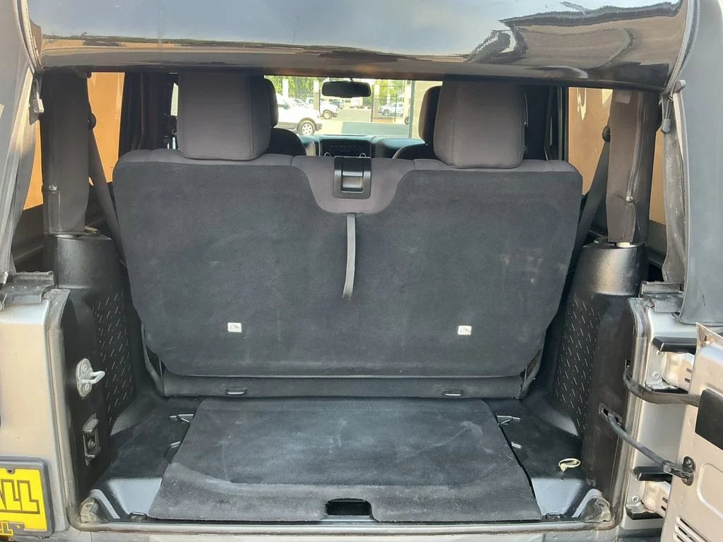 Used 2014 Gray Jeep Sport image 21