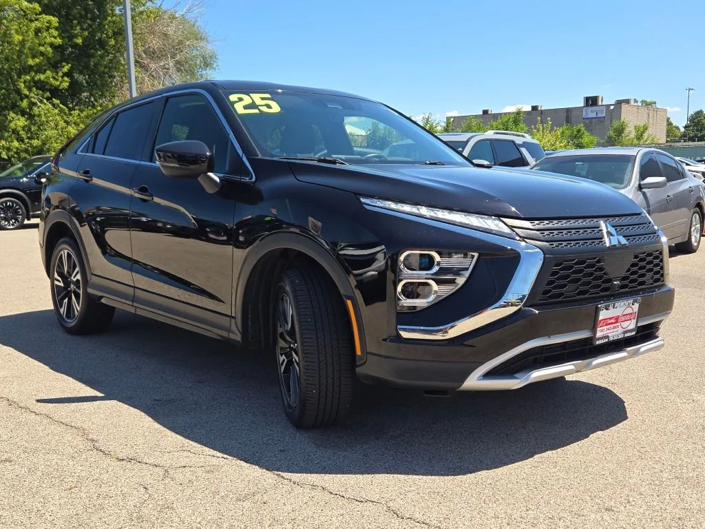 Used 2025 Black Mitsubishi SE image 5