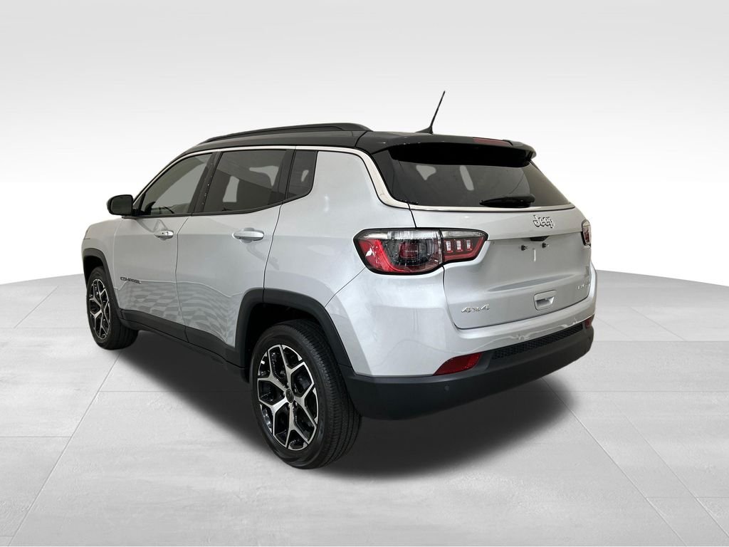 Used 2025 Silver Jeep Limited image 3