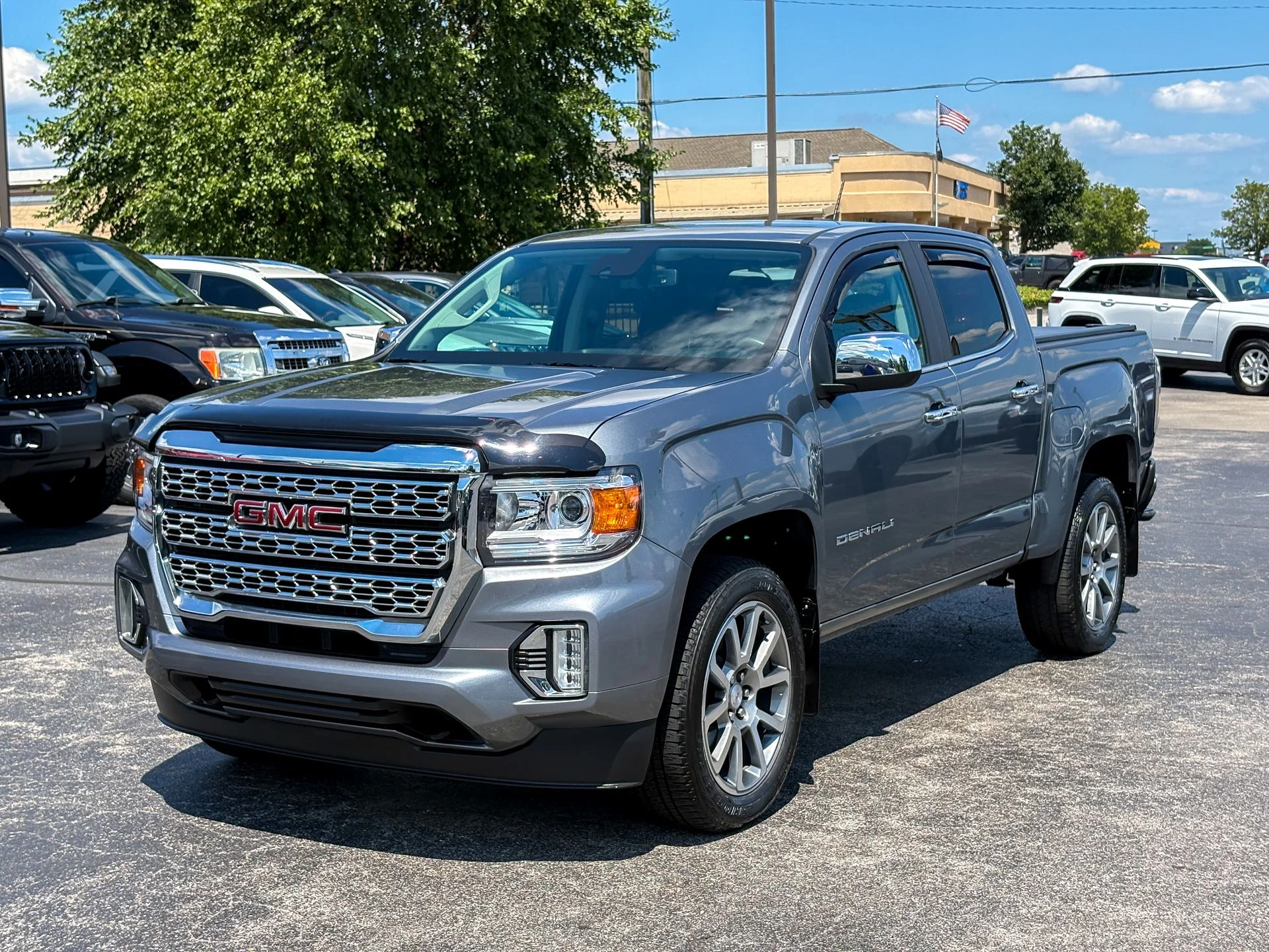 Used 2022 Gray GMC Denali image 5