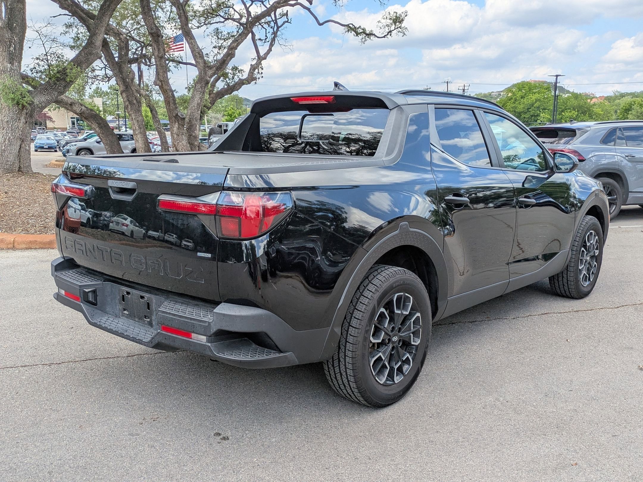 Used 2023 Phantom Black Hyundai SEL image 3