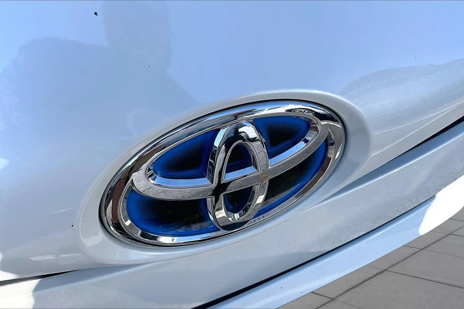 Used 2016 Blizzard Pearl Toyota Three image 26